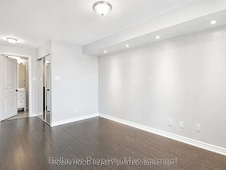 323 Richmond St E #807 — Photo 11