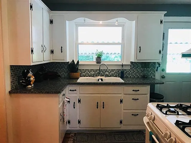 611 Highland Way — Photo 5