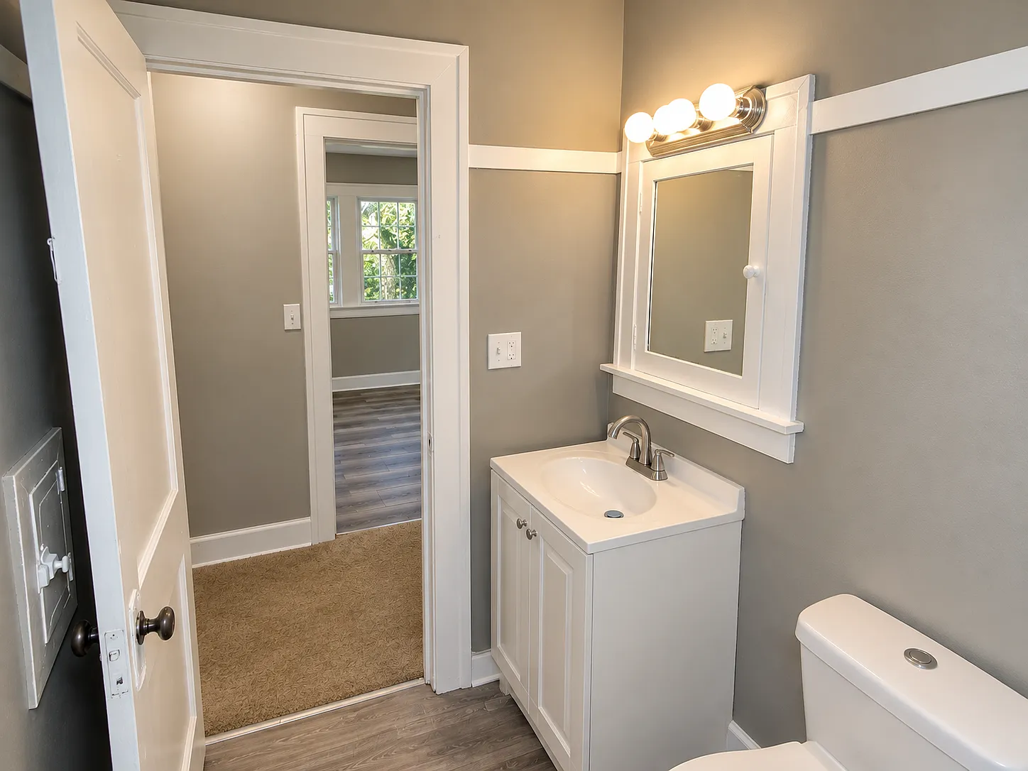 2 bed, 1000 sqft, $1,100 — Photo 4