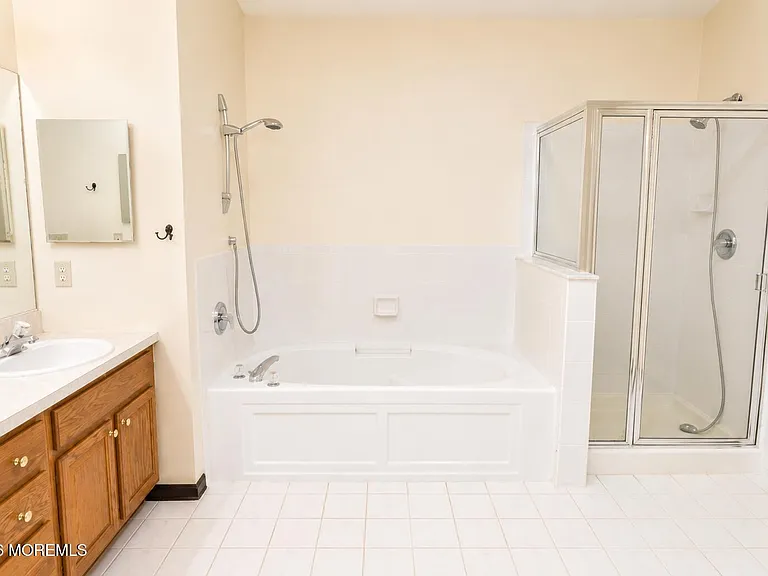 526 Saint Andrews Pl — Photo 13