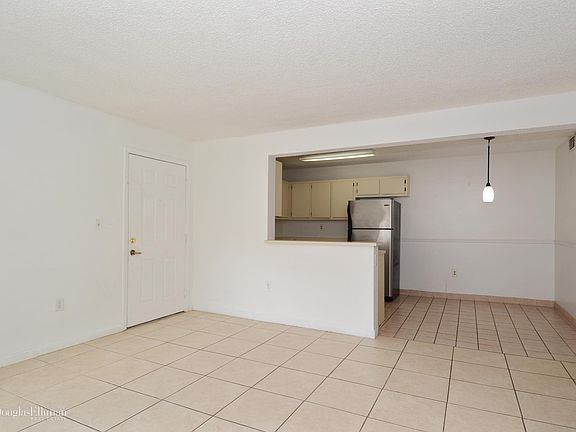 4th image of 251 Palm Cir W APT 207