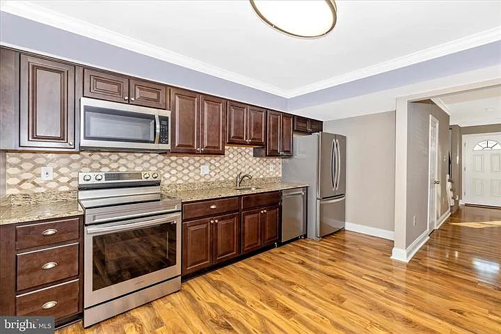 557 Lancaster Pl — Photo 21