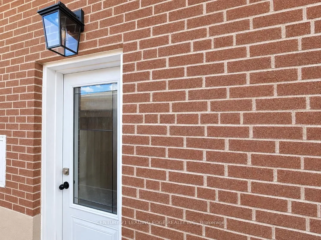 3 bed, $2,200 — Photo 4
