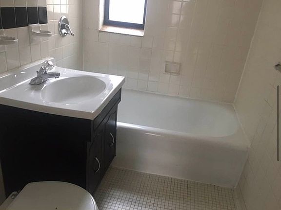 4th image of 333 E 80th St APT 4D