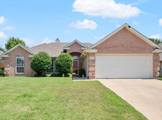 1610 Stratford Dr, Mansfield, TX 76063