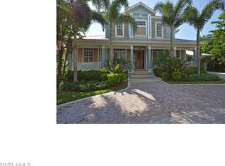 2999 Crayton Rd, Naples, FL 34103