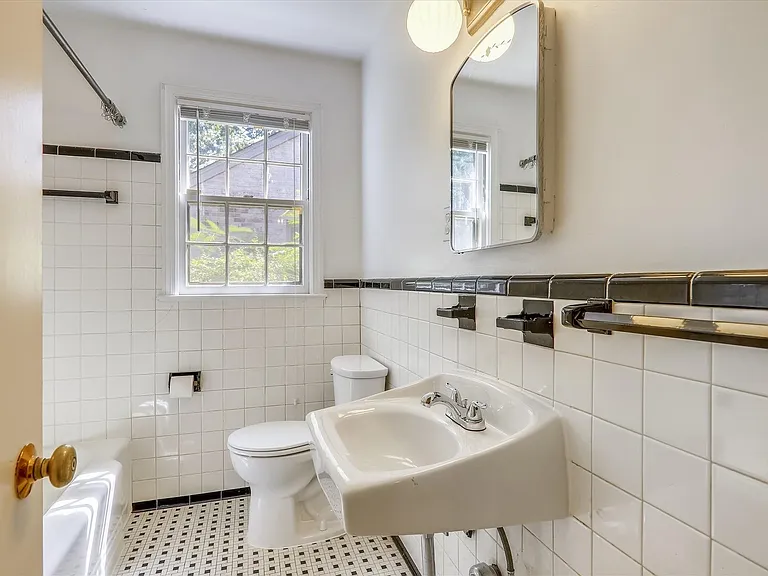 3303 Winnett Rd — Photo 17