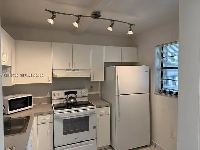 10825 SW 112th Ave #6-215 — Photo 6