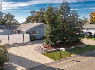 1375 Riviera Dr, Redding, CA 96001