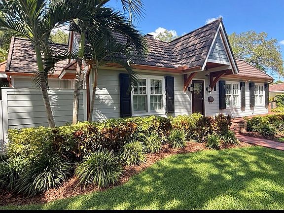 2nd image of 420 DRUID ROAD W