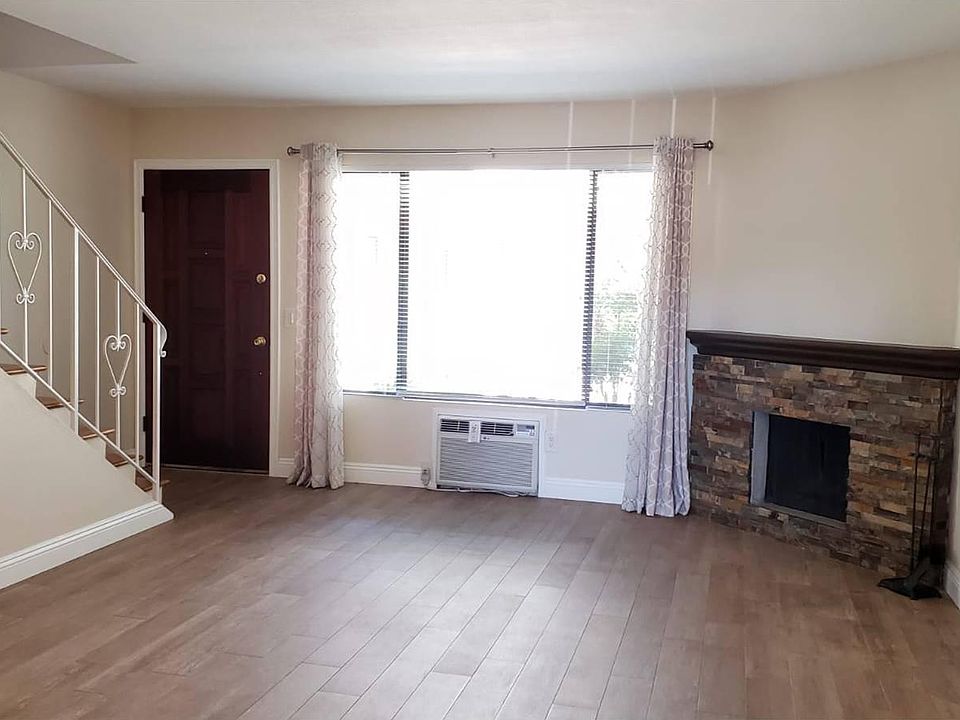 1st image of 9463 Gold Coast Dr