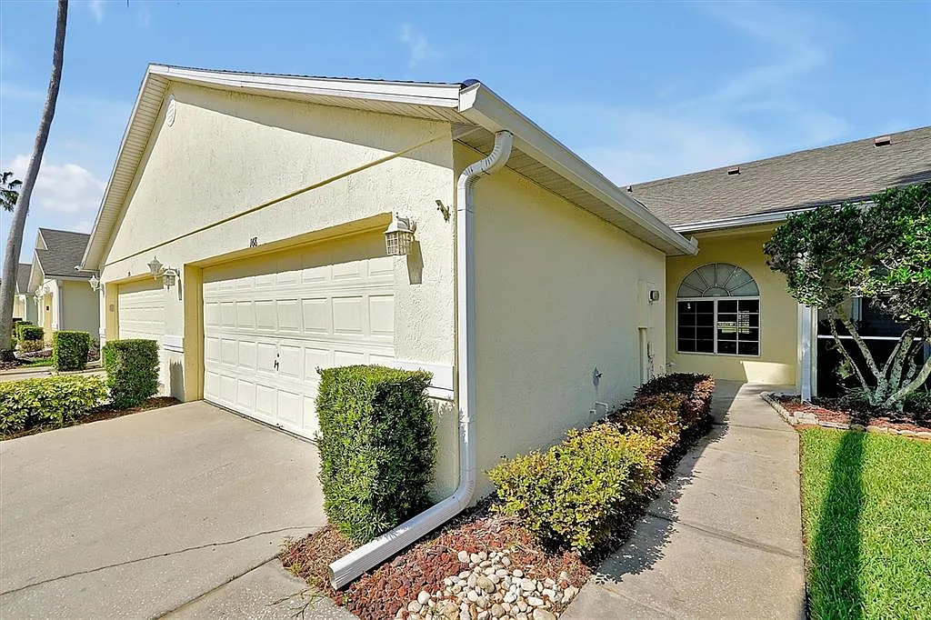 2 bed, 2.0 bath, 1417 sqft, $2,400 — Photo 3