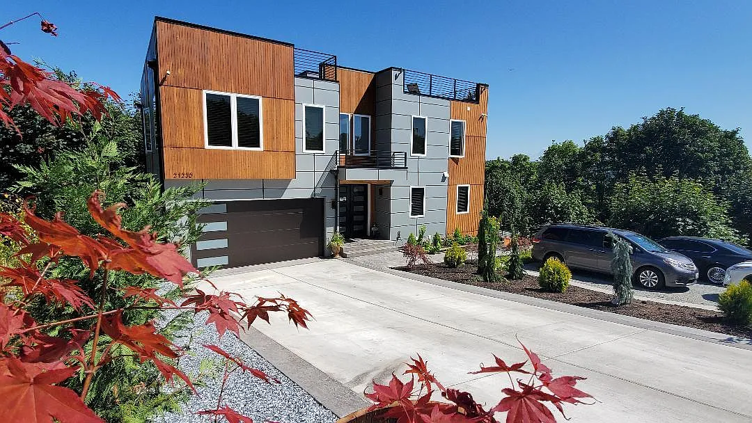 21230 6th Ave S — Photo 1