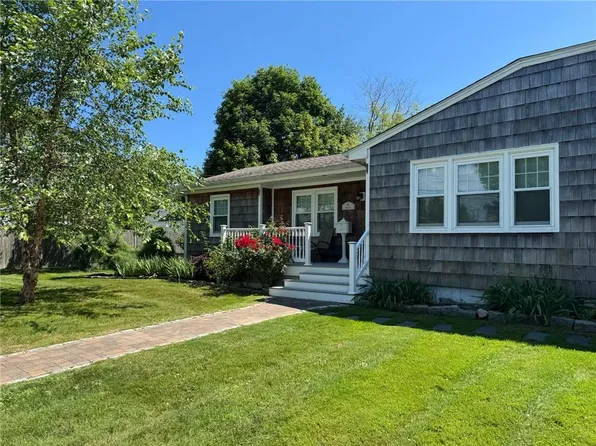 41 Dudley Ave, Newport, RI 02840
