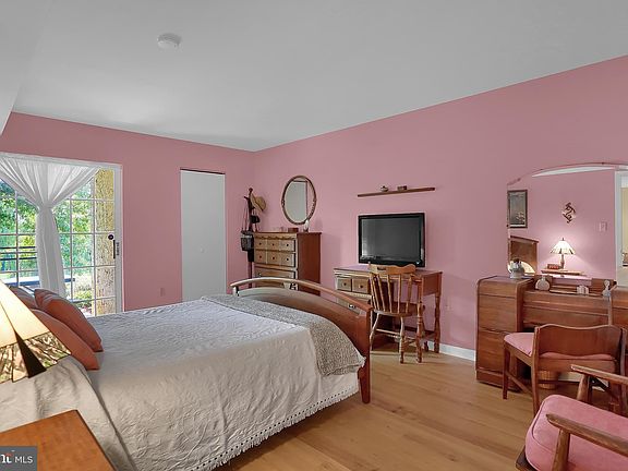 5th image of 103 Oak Knoll Cir