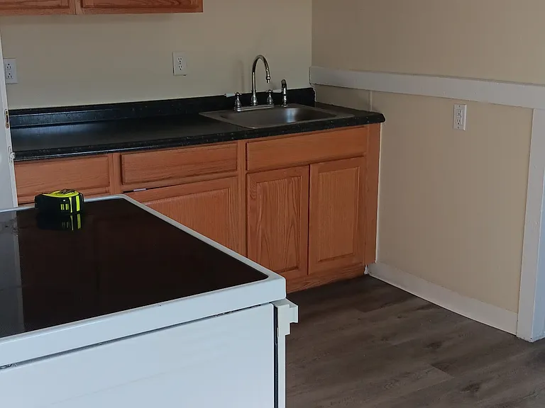 85 Pine St #3F — Photo 6