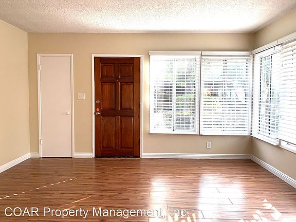 4th image of 913 W 19th St #A