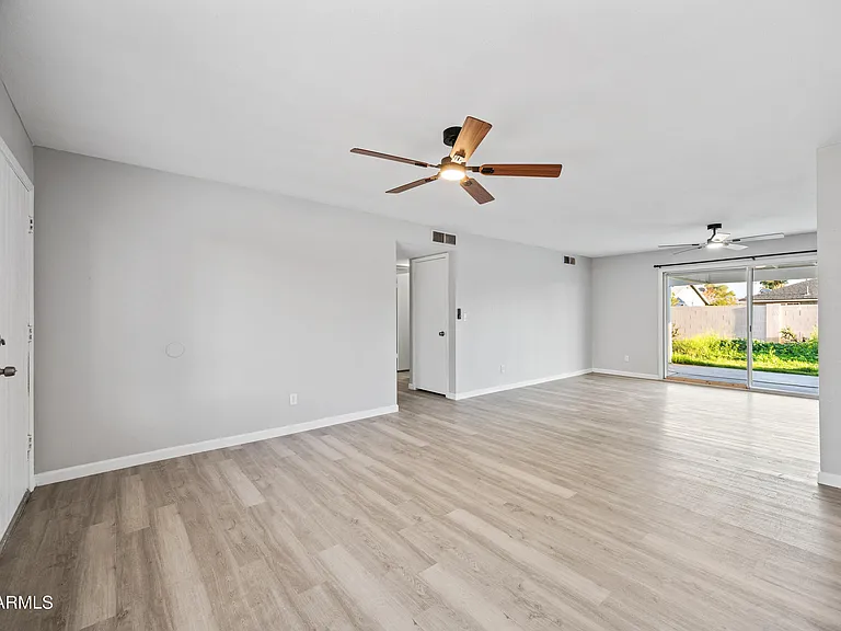 3409 E Campo Bello Dr — Photo 4