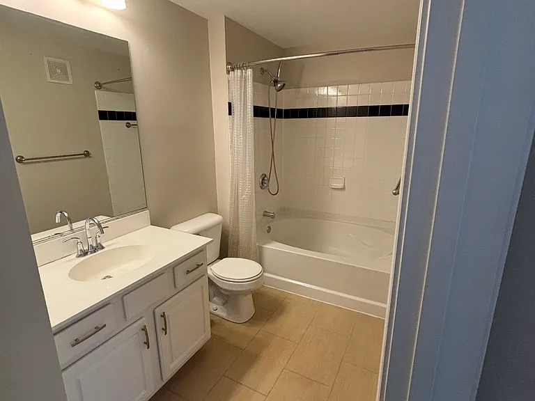 1000 Providence Pl #305 — Photo 4