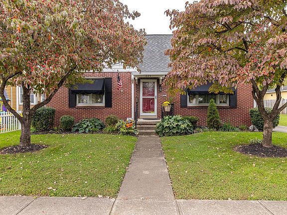 3rd image of 623 E 5th Ave