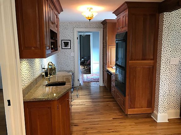 Wet bar & office desk