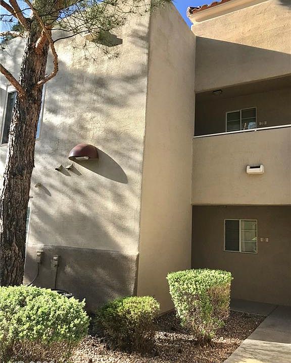 1st image of 1900 Desert Falls Ct Unit 101