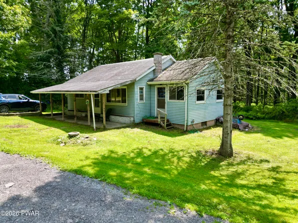 110 Meadow Ln, Greentown, PA 18426