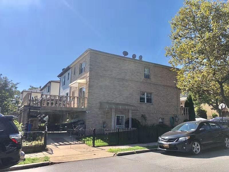 2nd image of 3 Rubenstein St
