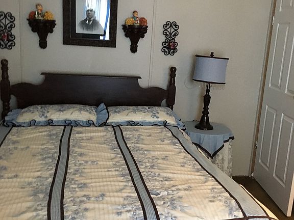 2nd image of 816 Saint Moritz Dr #112