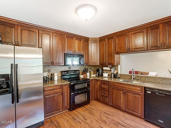 5th image of 961 Fenway Dr
