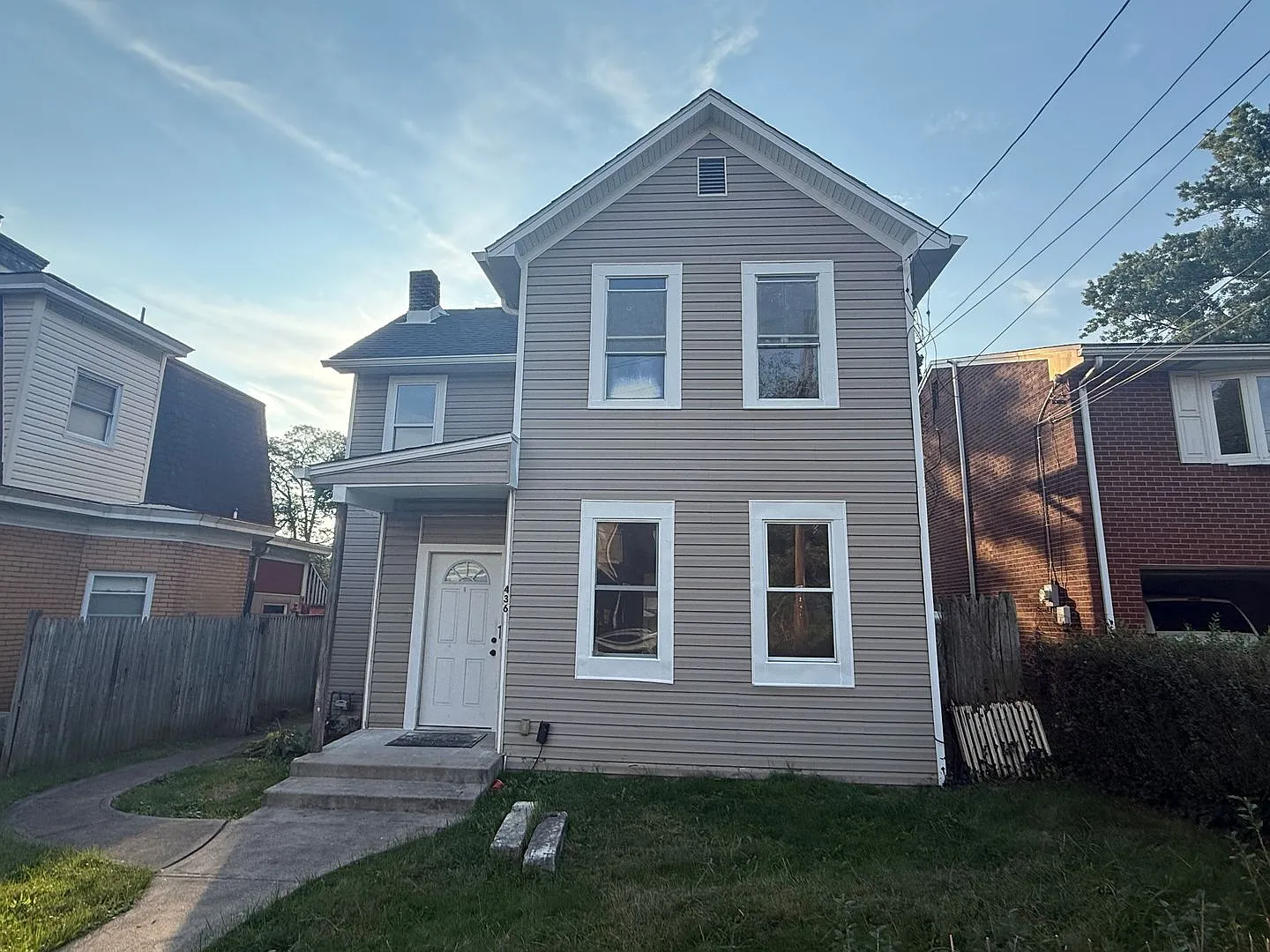 Updated Rental - Carnegie — Photo 1