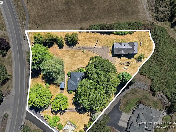 2nd image of 1003 S Hillhurst Rd