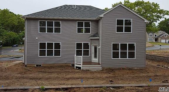 3rd image of 9 Fieldstone Ct