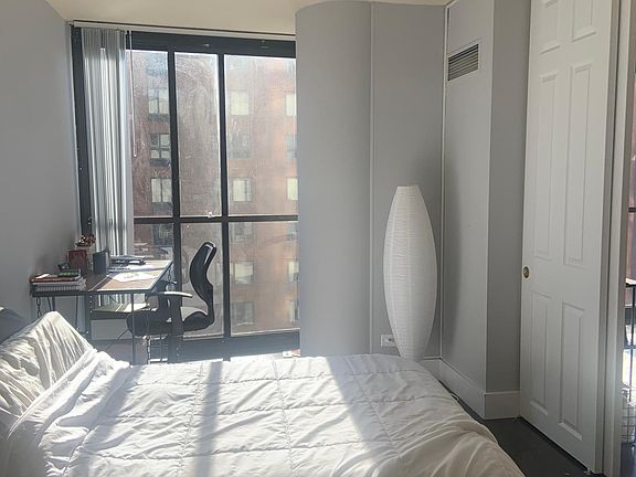 3rd image of 1 E 8th St #812