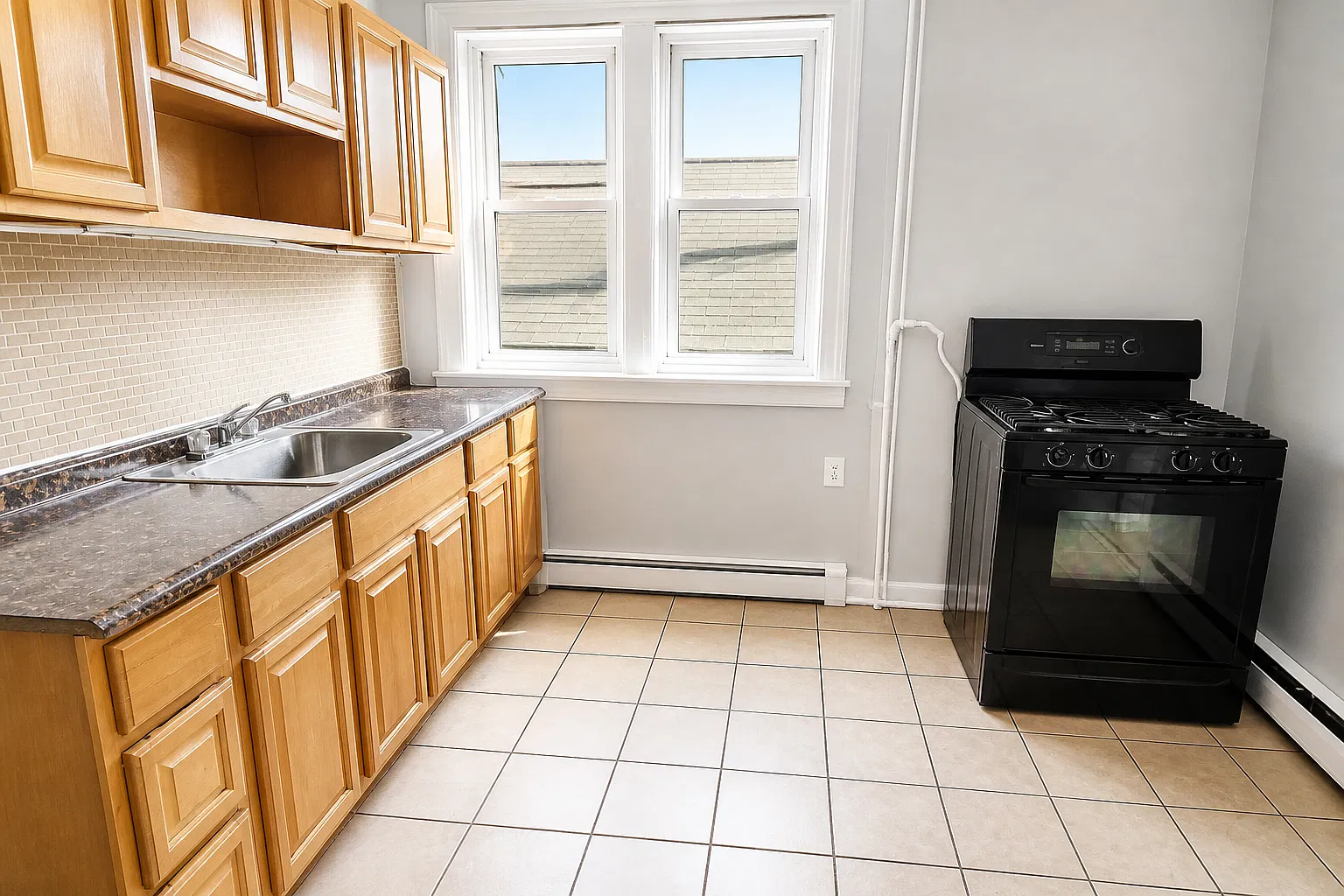3 bed, $2,200 — Photo 2