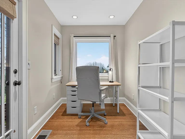 2028 NE Alameda Dr — Photo 13