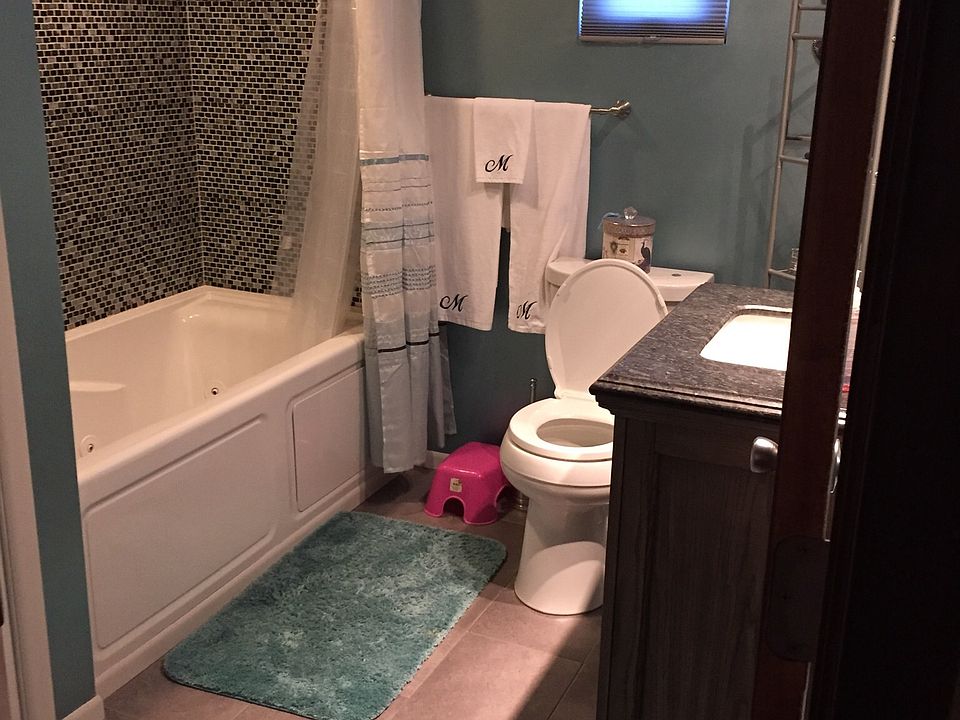 1st image of 883 Alder Dr