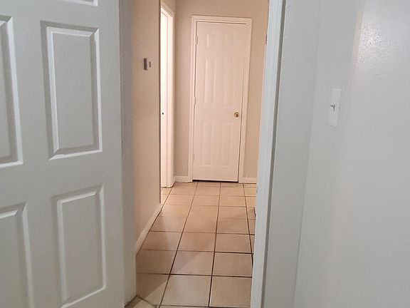 5th image of 3411 Drew St APT 1