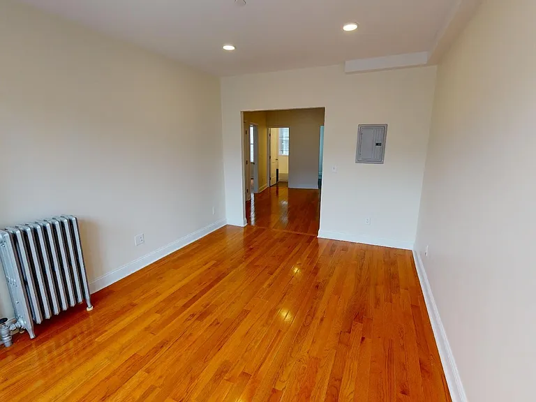 123 Sutherland Rd #H — Photo 2