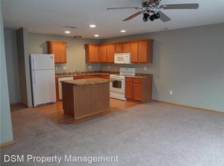 1136 Redstone Ln, Pleasant Hill, IA 50327