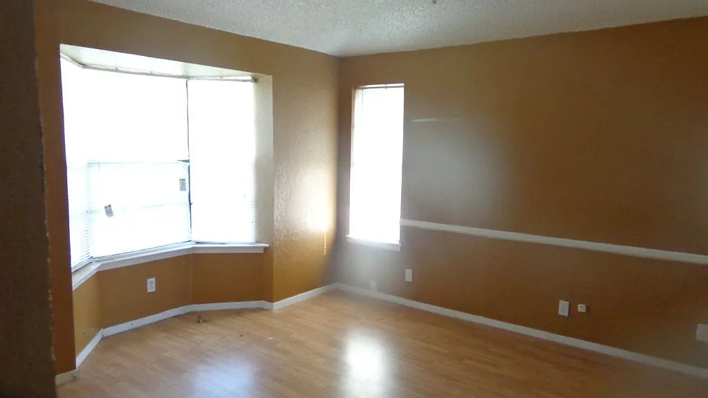 3 bed, 2114 sqft, $3,495 — Photo 3
