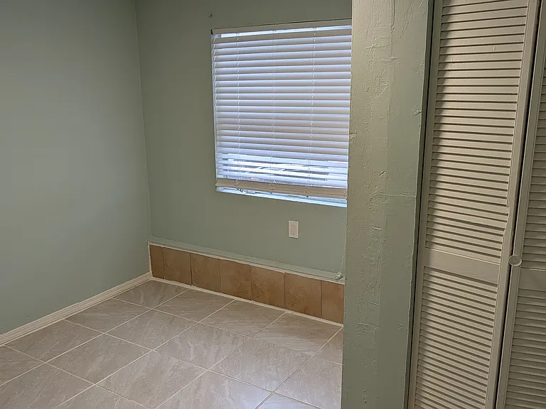 204 Catalina Ave — Photo 9