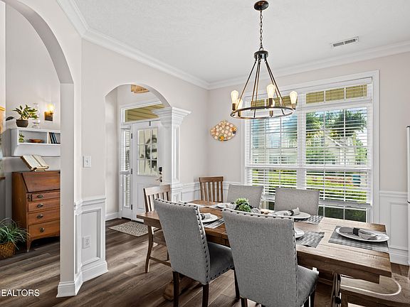 5th image of 7142 Presidential Ln