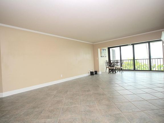 4th image of 3350 N Key Dr #104