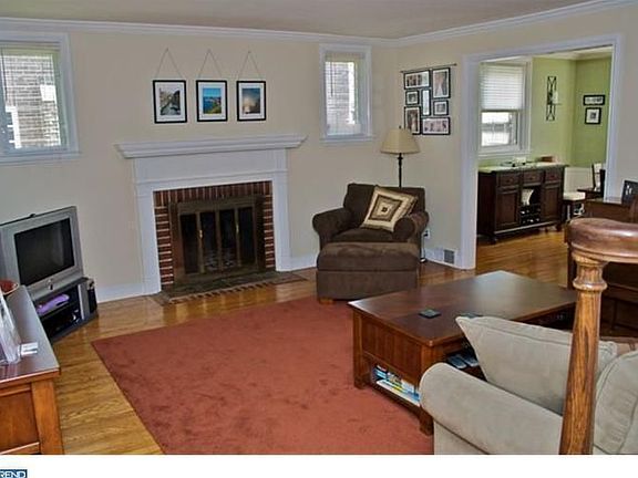 5th image of 144 Glentay Ave