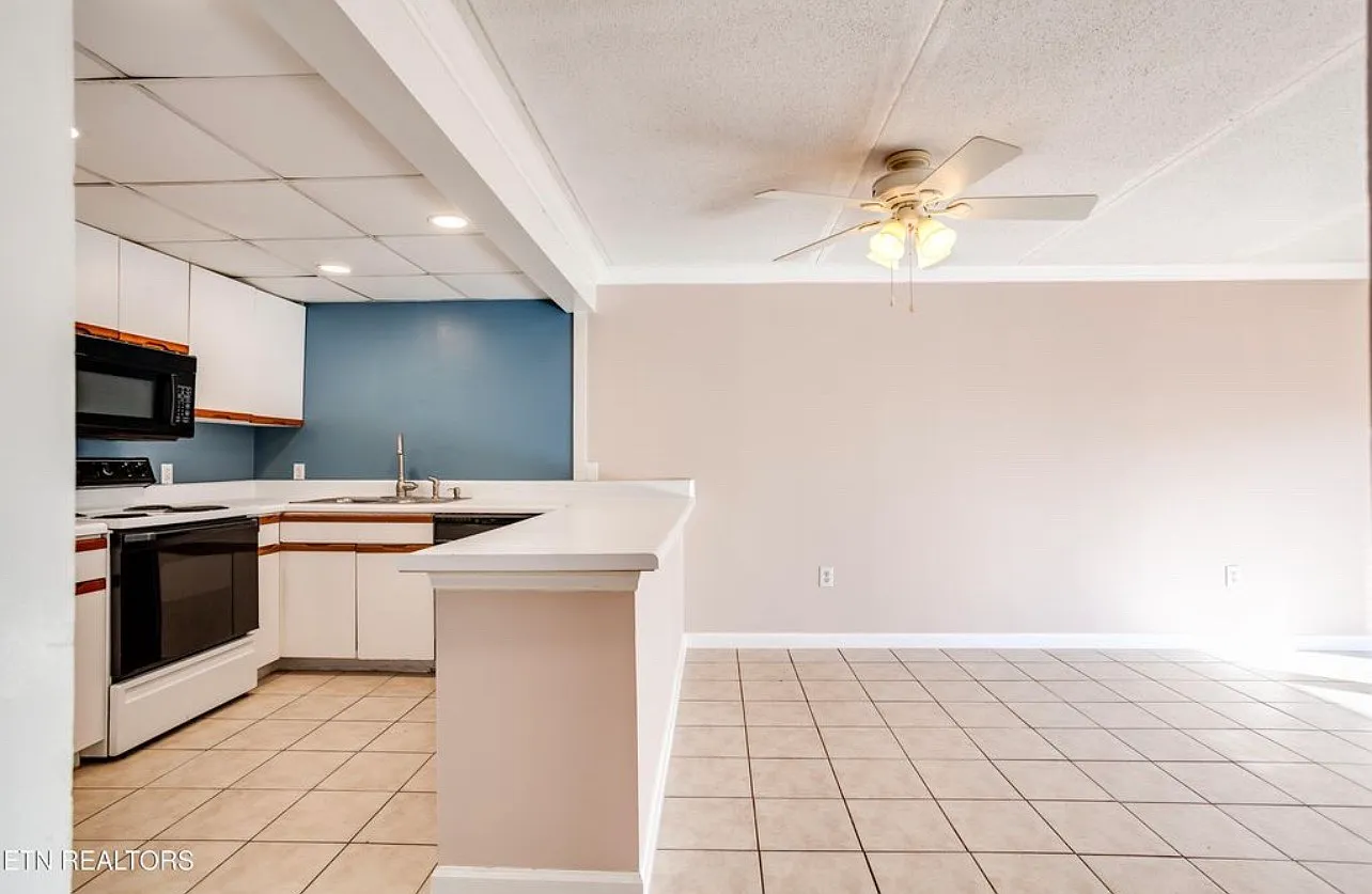 2 bed, 1075 sqft, $2,000 — Photo 2