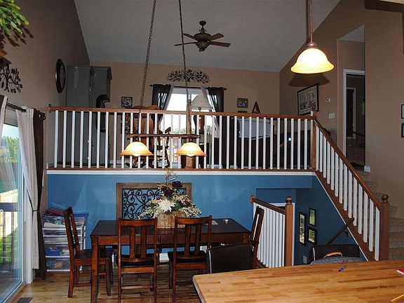 4th image of 7215 Castlewood Dr