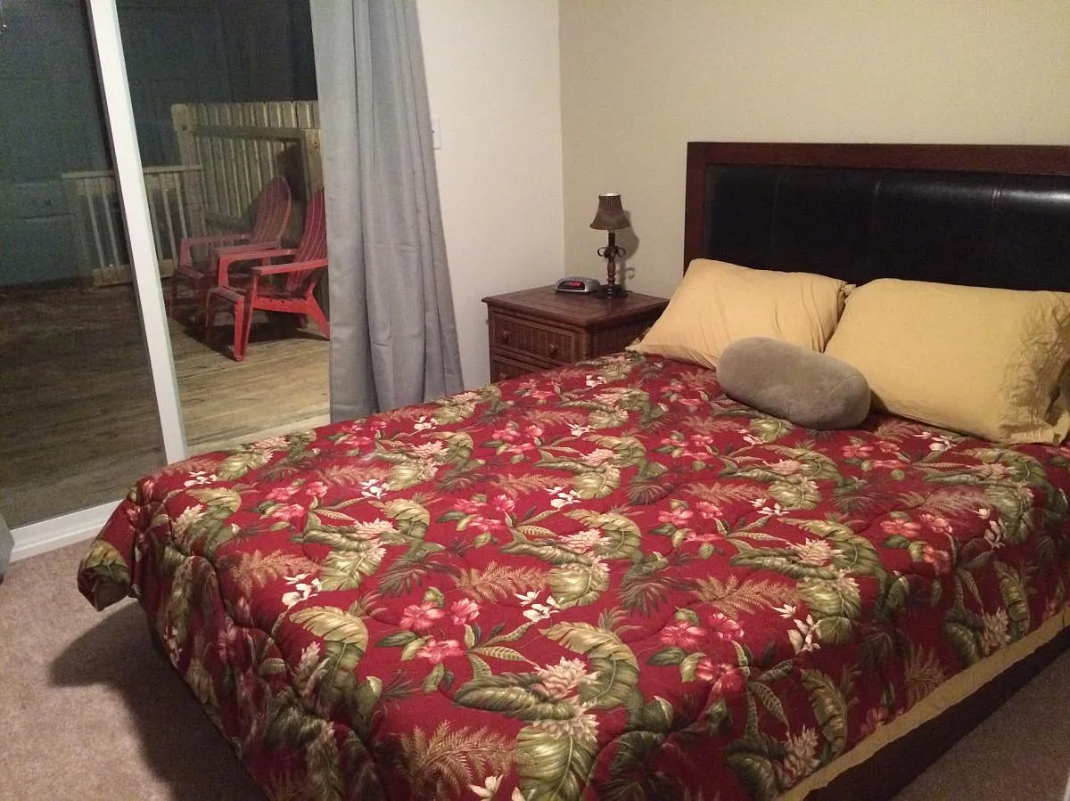 3 bed, 1000 sqft, $2,000 — Photo 4