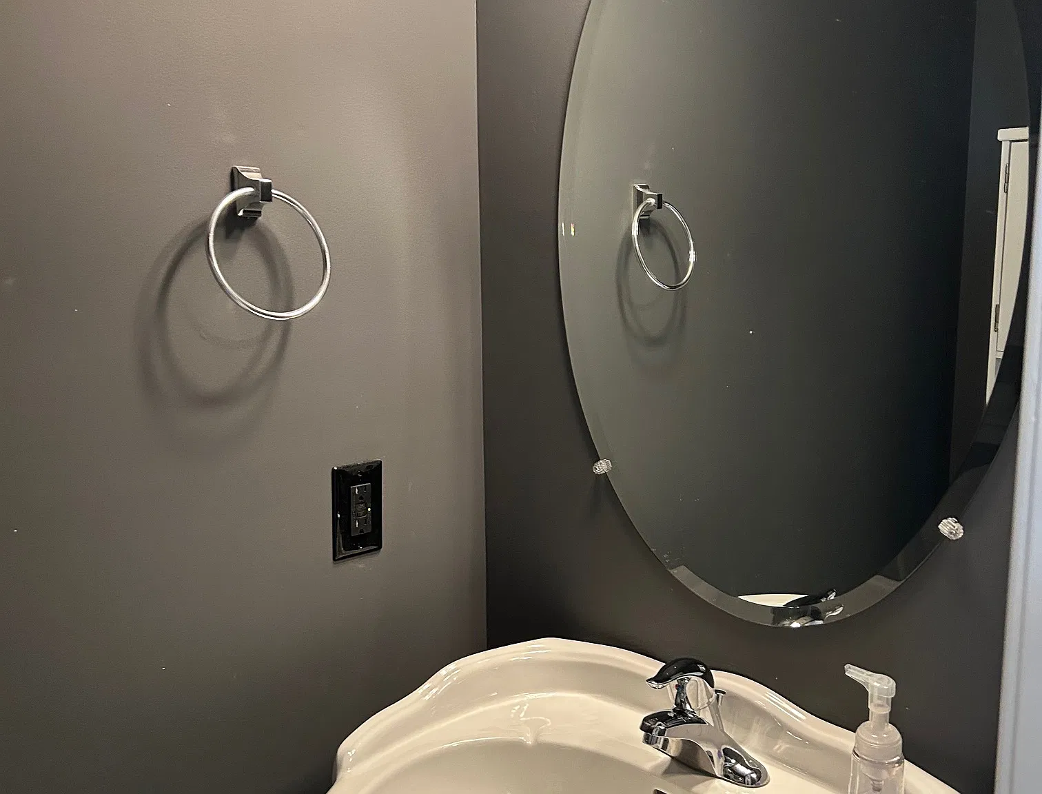1 bed, 1.5 bath, 864 sqft, $1,350 — Photo 4