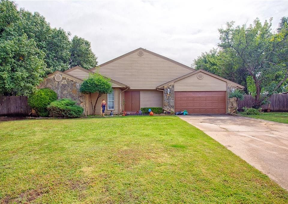 1st image of 13917 Osage Dr